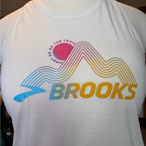 Brooks Women's Distance Tank with Subtle Logo